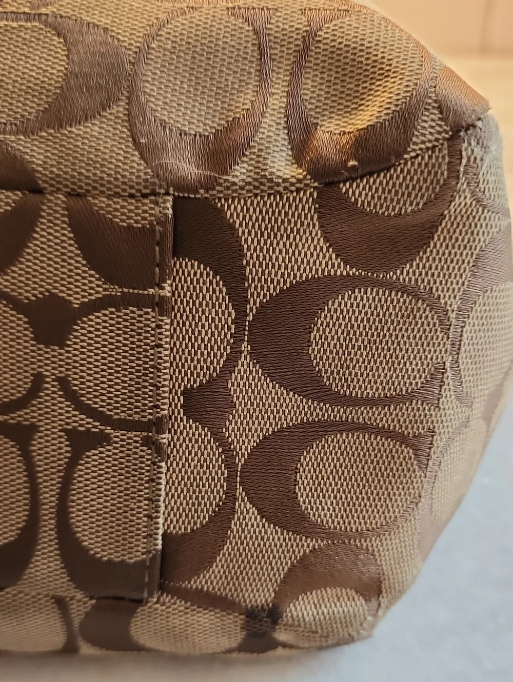 Authentic Vintage Coach bag From 2011 - Picture 13 of 15
